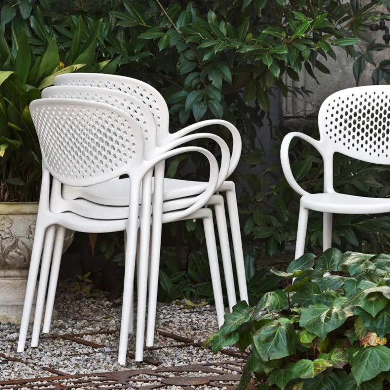 Abby Connubia® Fauteuil de jardin empilable en polypropylène recyclé avec dossier microperforé