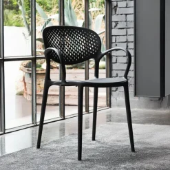 Abby Connubia® Fauteuil empilable en polypropylène recyclé avec dossier microperforé