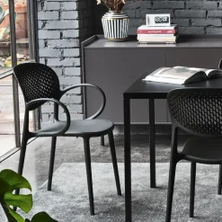 Abby Connubia® Fauteuil empilable en polypropylène recyclé avec dossier microperforé