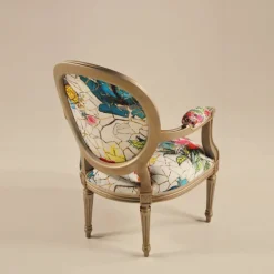 Adrien Fauteuil Louis XVI médaillon revisité fabrication française