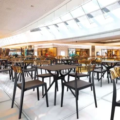 Air Table carrée petit espace en stratifié et polypropylène