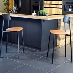 Anémone Carrier ® Tabouret snack contemporain en métal de fabrication française