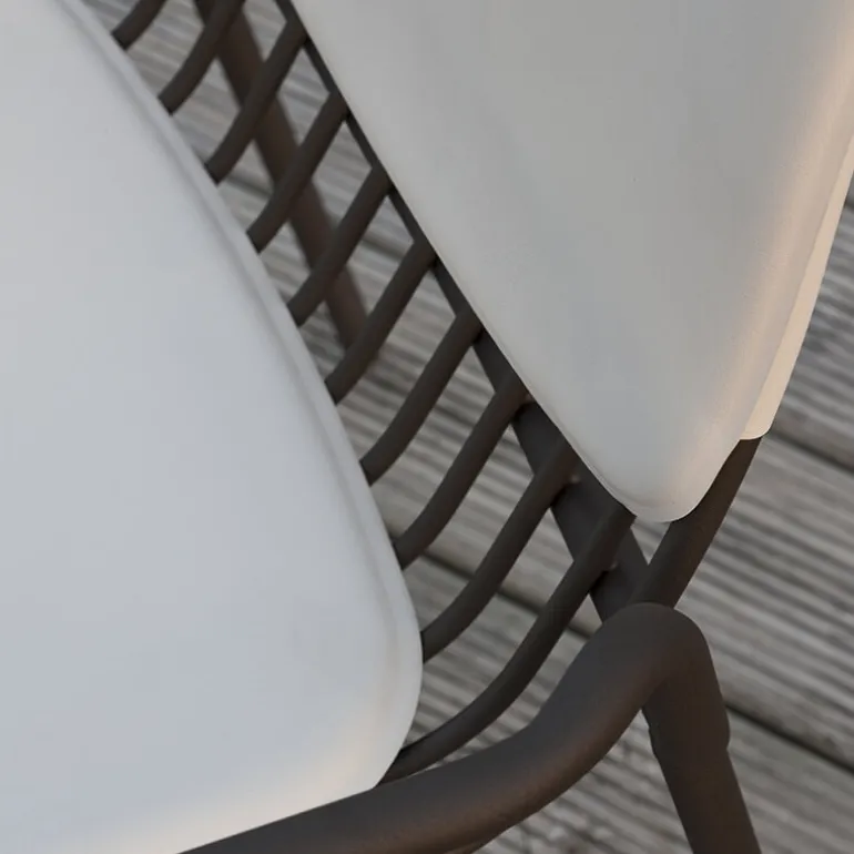 Ariel Chaise de jardin design empilable en métal