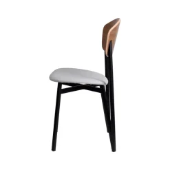 Artémis Carrier® Chaise design française assise en synthétique, dossier bois et pieds en métal