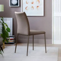 Atlas Connubia© Chaise contemporaine en simili avec dossier flexible