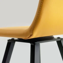 Carlos Tabouret snack pivotant rembourré avec pieds en métal