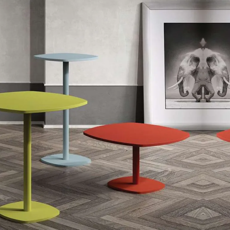 Circa Table basse aux bords arrondis et pied central