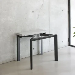 Domino Console extensible en mélaminé et pieds en métal
