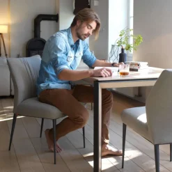 Enora Chaise Mobitec® moderne en tissu et pieds en métal