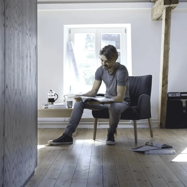 Enora Mobitec® Fauteuil cocooning en tissu et pieds en bois