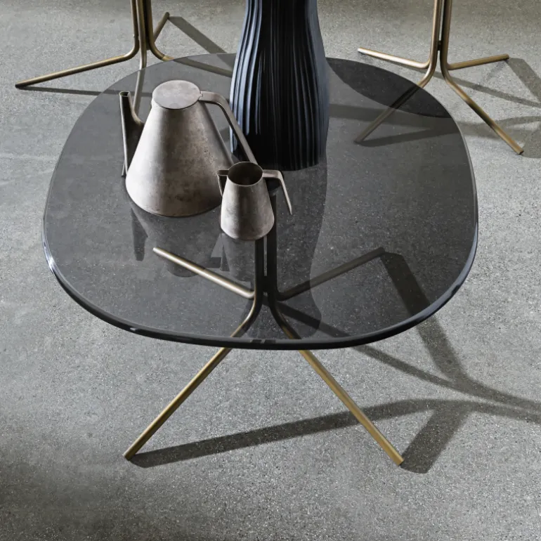 Genius Table basse design en verre et métal