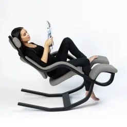 Gravity Varier® Fauteuil de relaxation en tissu et bois