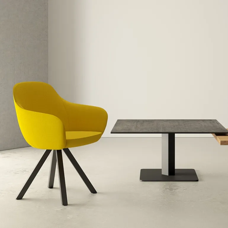 Ibero mini Table basse carrée en céramique avec pied central