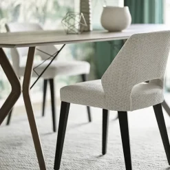 Lena Mobitec® Chaise ajourée en tissu et pieds bois style moderne