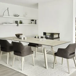 Lena Mobitec® Fauteuil scandinave bois et tissu avec dossier ajouré