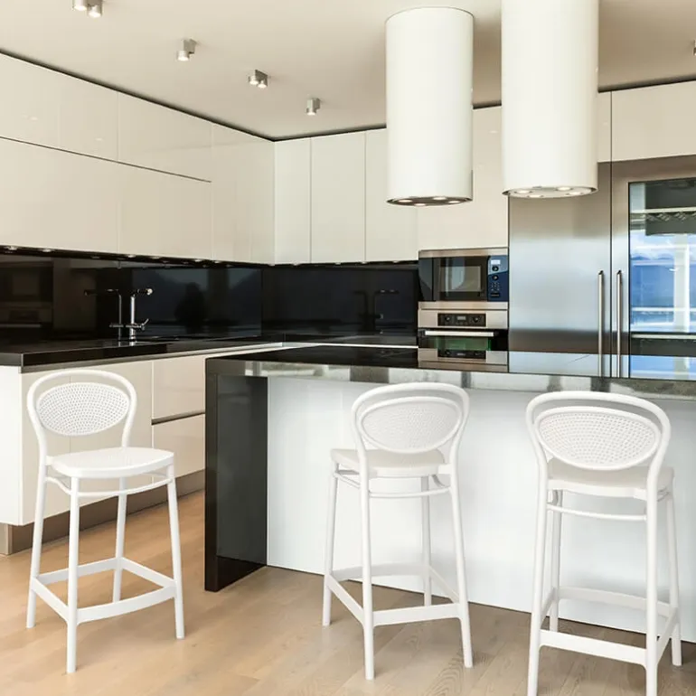 Marcel Tabouret snack moderne en polypropylène