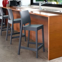 Maya Tabouret snack moderne empilable en polypropylène
