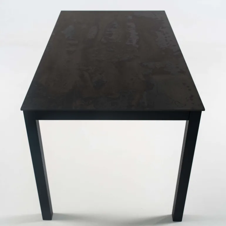 Millenium 4 Table rectangulaire en dekton et pieds en métal