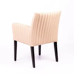 Moritz line Fauteuil de salon confortable avec dos matelassé et pieds en bois