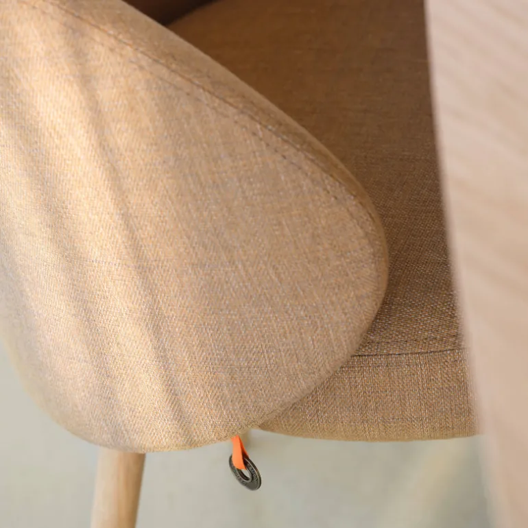 Neo Mobitec ® Fauteuil cosy confortable en tissu et pieds bois