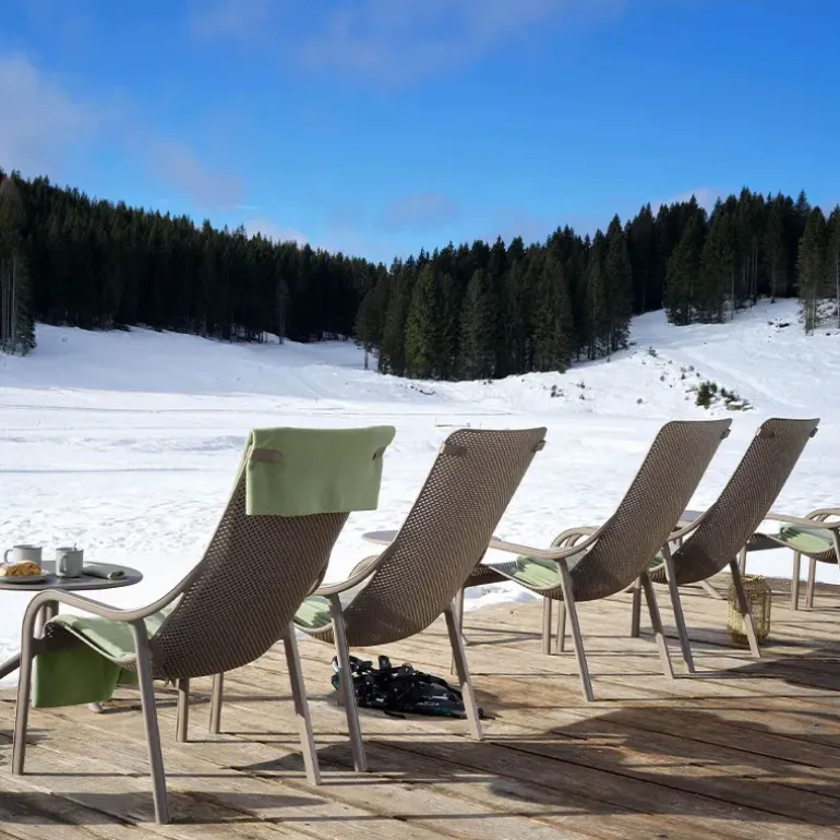 Net Lounge Fauteuil lounge extérieur en polypropylène recyclable empilable