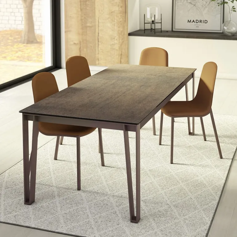 Okaso Table design en céramique et métal