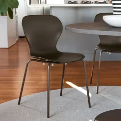 OPS ! Connubia© Chaise italienne empilable en polypropylène avec pieds en métal