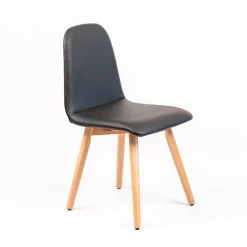 Pandora Chaise rembourrée avec pieds coniques en bois