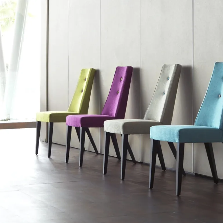 Park Chaise contemporaine en tissu et pieds bois