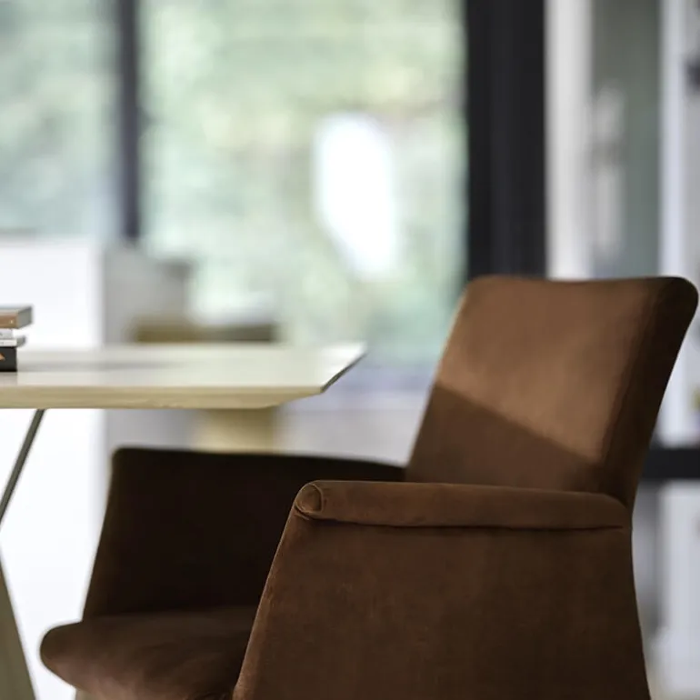 Pure classic Mobitec® Fauteuil cocooning en tissu avec pieds en bois