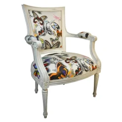 Quentin Fauteuil cabriolet Louis 16 fabrication française en tissu et bois massif