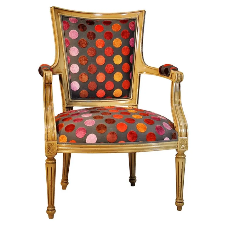 Quentin Fauteuil cabriolet Louis 16 fabrication française en tissu et bois massif