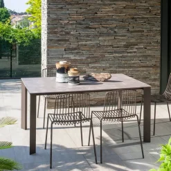 Sirocco Table de jardin moderne en stratifié et métal