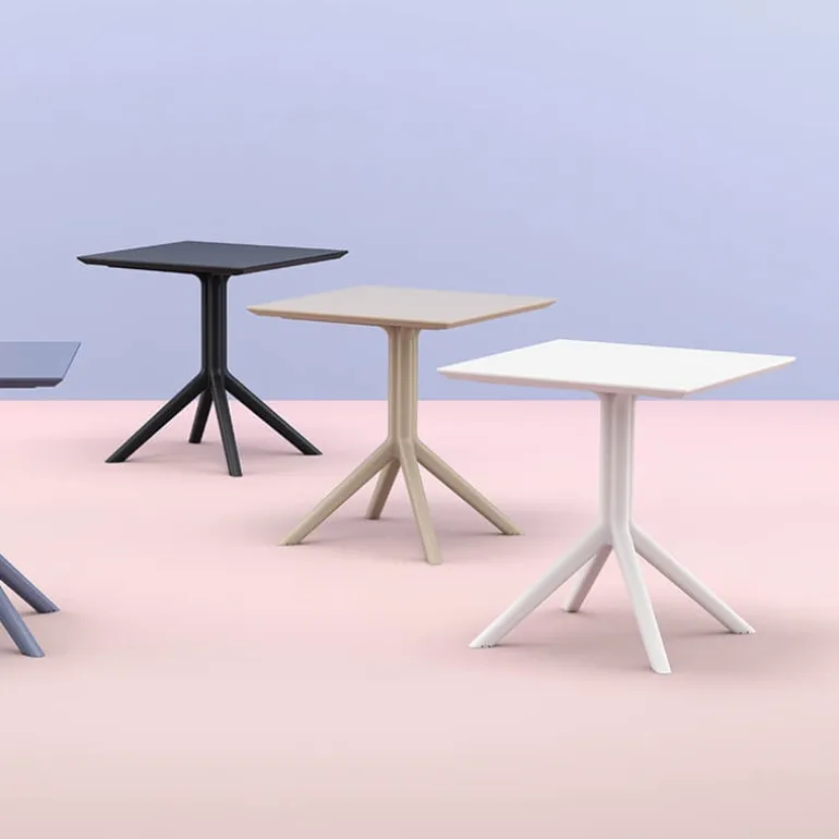 Sky Petite table de jardin carrée en résine