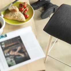 Soda Mobitec® Tabouret snack rembourré sans dossier en tissu et pieds bois