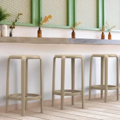 Tom Tabouret snack sans dossier en polypropylène