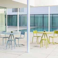 Vintage Chaise rétro style écolier avec pieds en luge