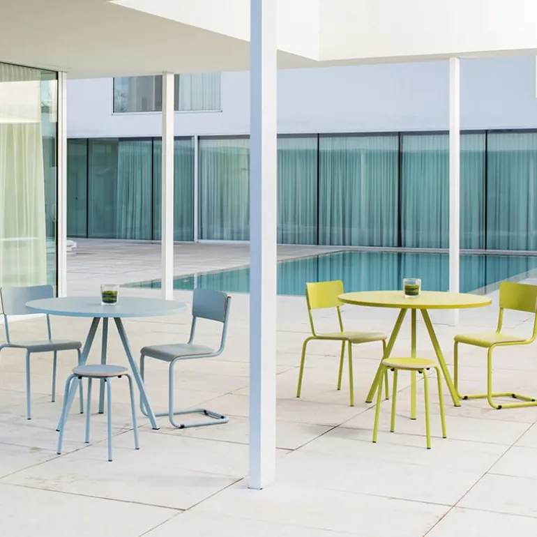 Vintage Chaise rétro style écolier avec pieds en luge