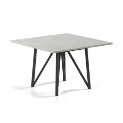 Wacko 2.0 Table carrée design pieds en métal
