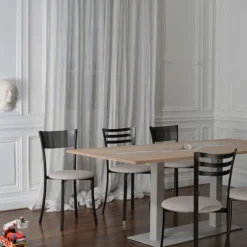 Wasabi Carrier® Chaise moderne en synthétique et métal dossier ajouré