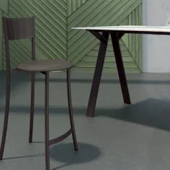 Wasabi Carrier® Tabouret haut en simili et structure en métal fabrication française